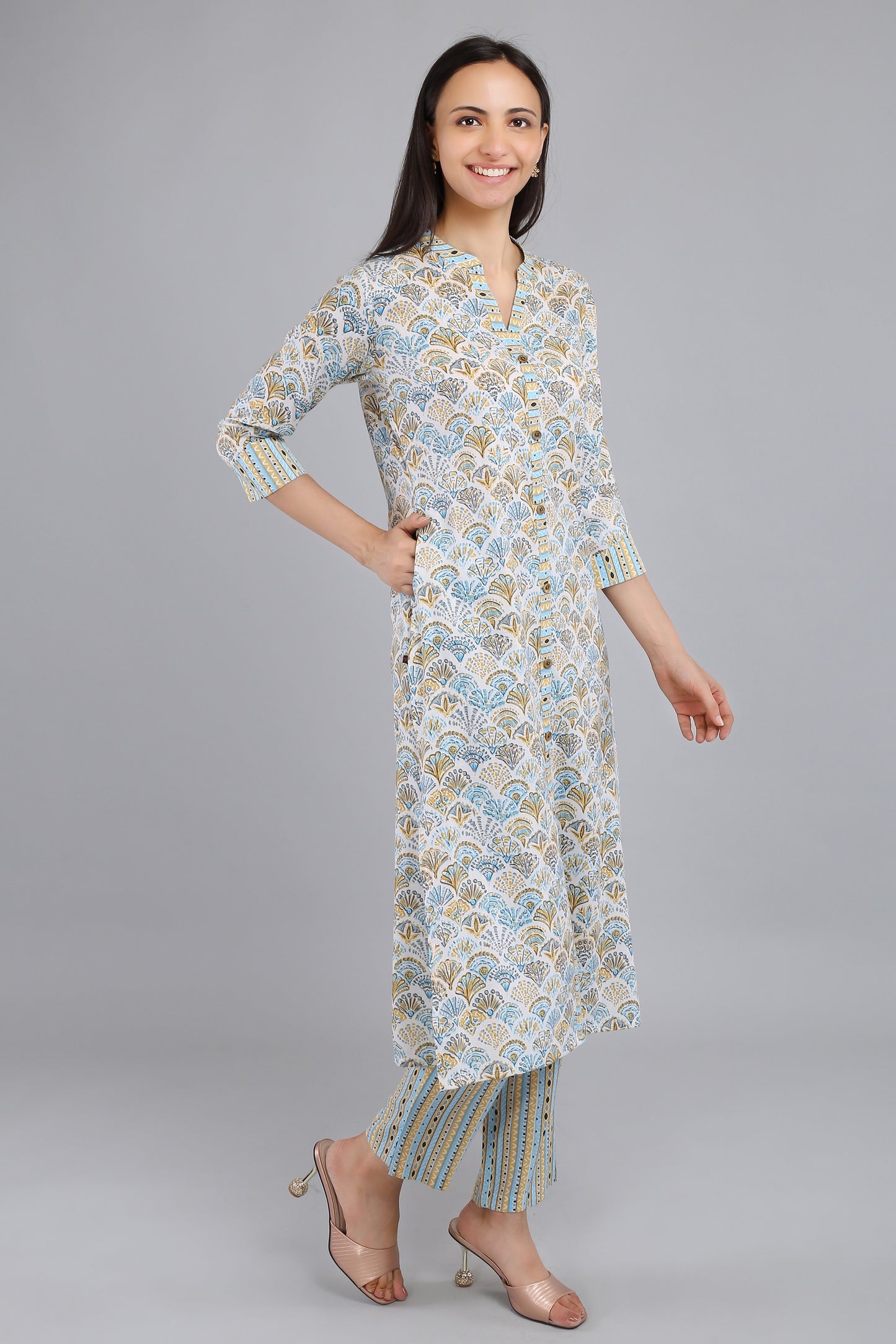 VAPPS Printed Cotton Kurta and Pant Set - Blue