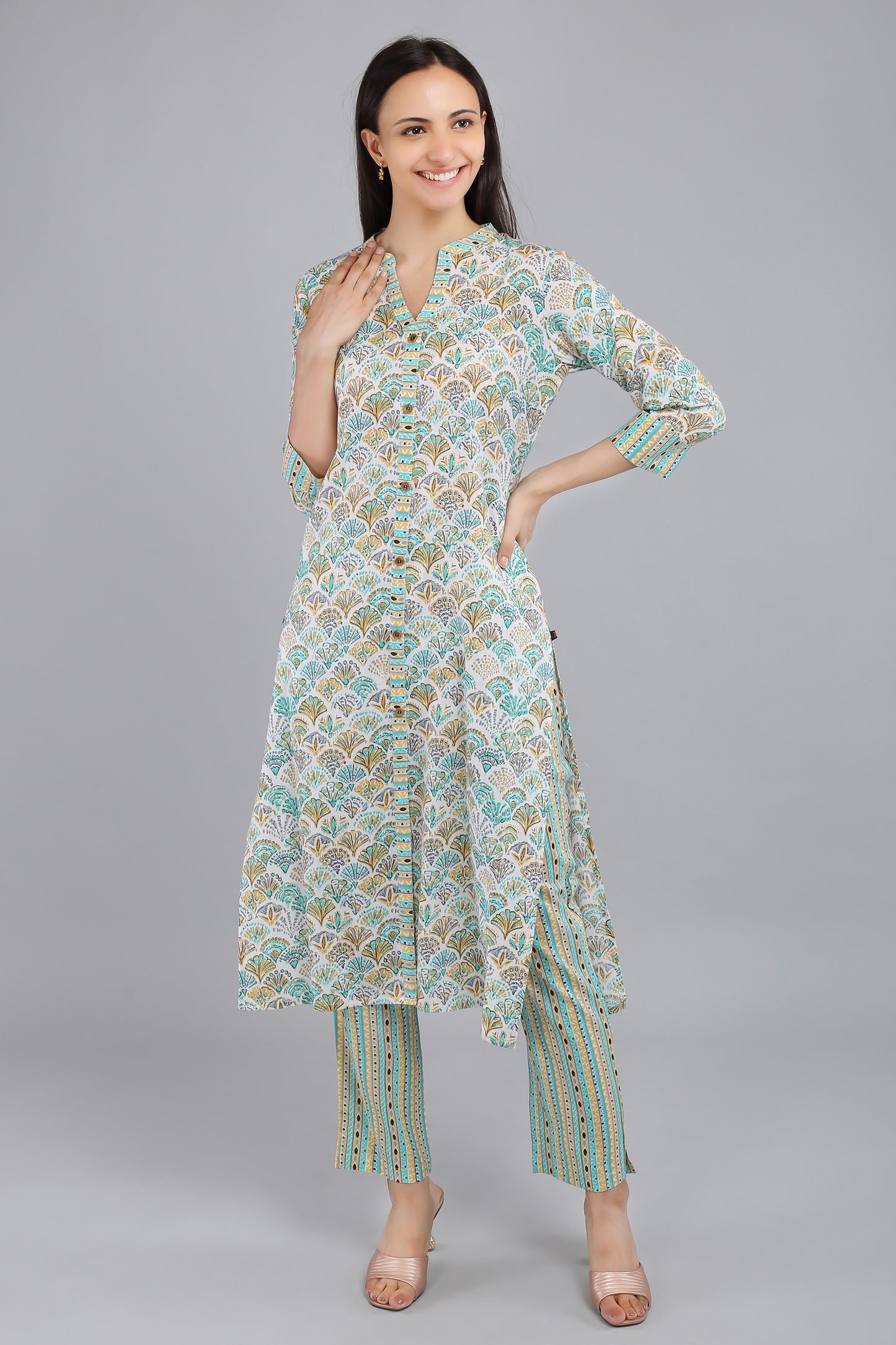 VAPPS Printed Cotton Kurta and Pant Set -  Green