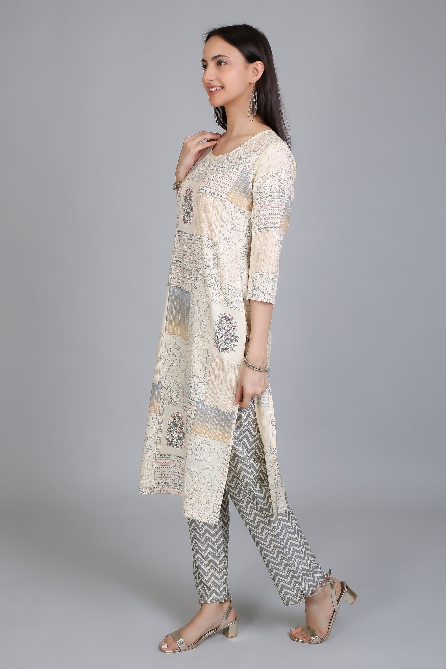 VAPPS Stylish Cotton Printed Kurtas with Pants for Women and Girls -Grey