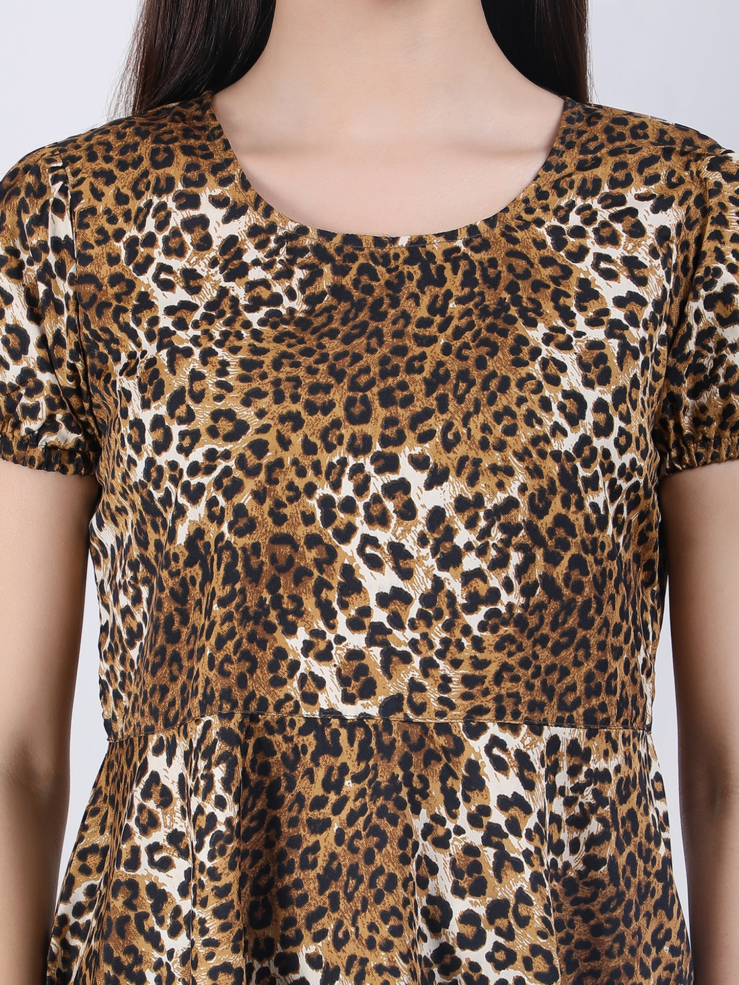 VAPPS Tiger / Panther Print Crepe Round Neck Top